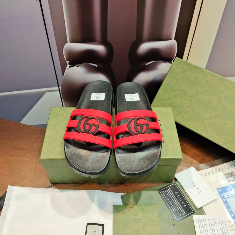 G*u*i slippers